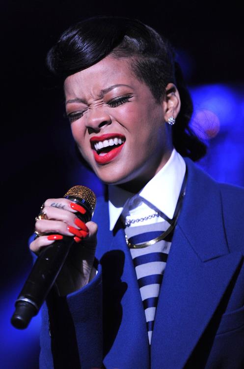 Rihanna Westfield Stratford Lights London Switch On - Performance (November 19, 2012) 