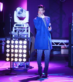 Rihanna Westfield Stratford Lights London Switch On - Performance (November 19, 2012) 