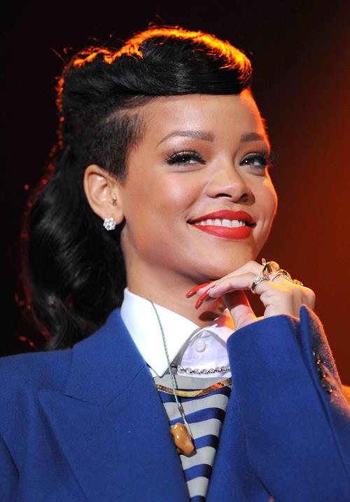 Rihanna Westfield Stratford Lights London Switch On - Performance (November 19, 2012) 