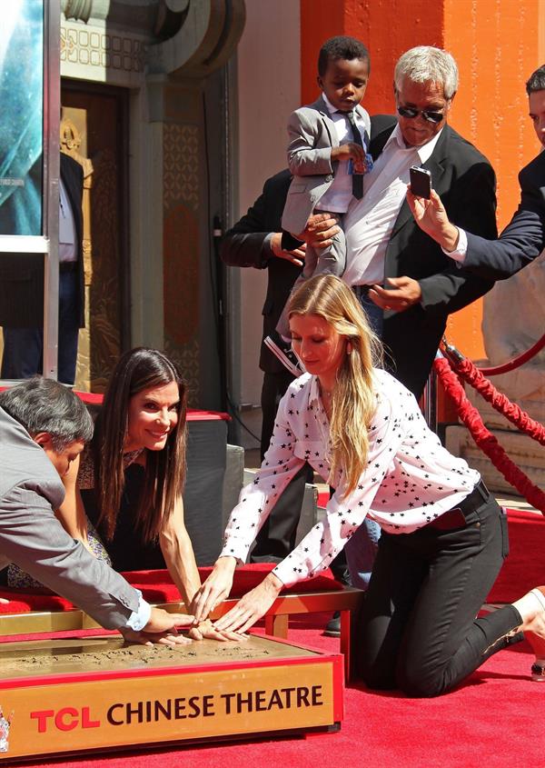 Sandra Bullock Immortalizal with hand and footprint Ceremony in Hollywood 25.09.13 