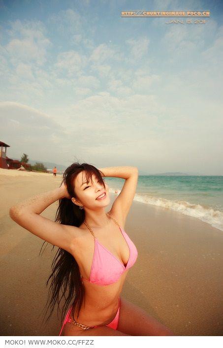 Feng Yu Zhi in a bikini