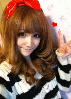 Hera Miao Miao taking a selfie