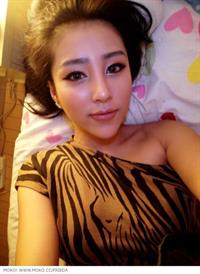 Hu Meng Yuan taking a selfie