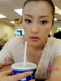 Hu Meng Yuan taking a selfie