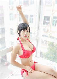 Huang Ke in a bikini