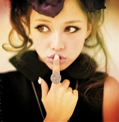 Huang Yi Lin taking a selfie