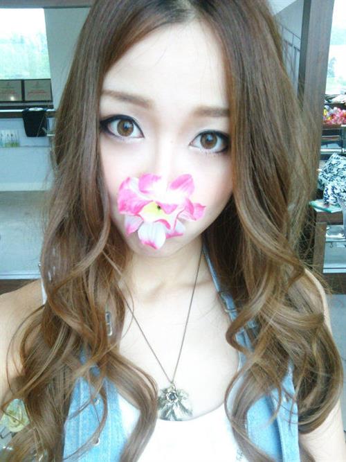 Huang Yi Lin taking a selfie