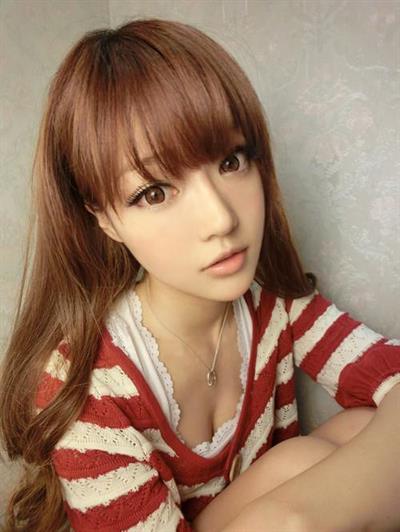 Kingboo taking a selfie