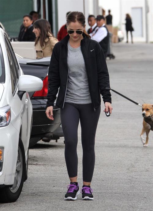Minka Kelly leaving the gym in LA 12/14/12 