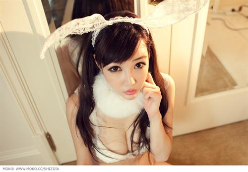 Shi Zi Jia in lingerie