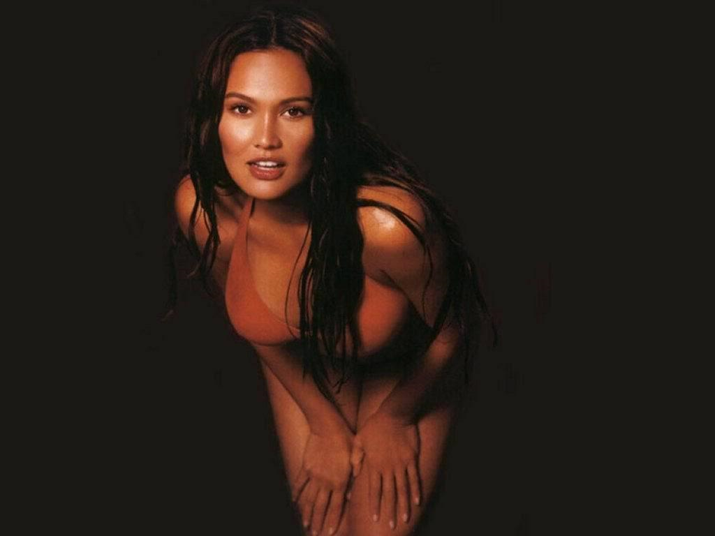 Tia Carrere Pictures in an Infinite Scroll - 65 Pictures