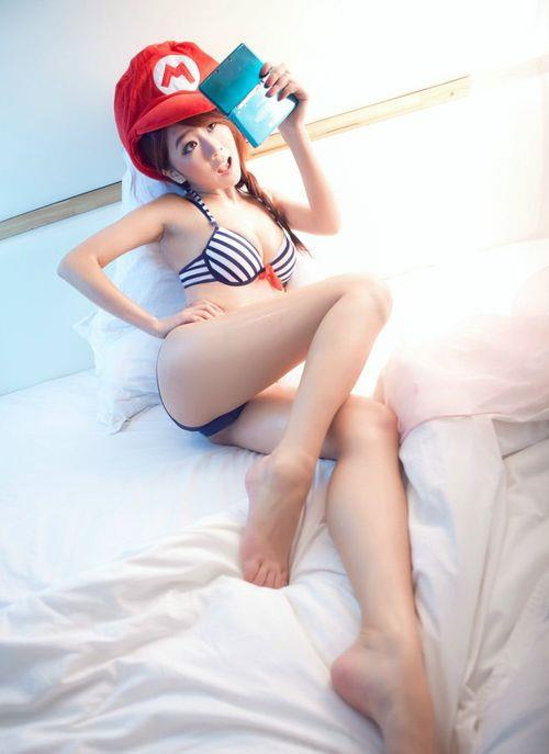 Xia Xiao Wei in lingerie