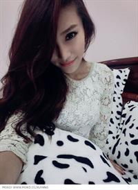 Xu Qian Er taking a selfie