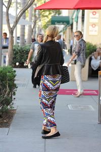 Paris Hilton arrives at Beverly Hills spa September 30, 2013 