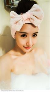 Zhang Wanyou taking a selfie