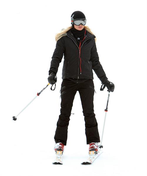 Paris Hilton enjoying a day in the mountains of Aspen December 18, 2012 