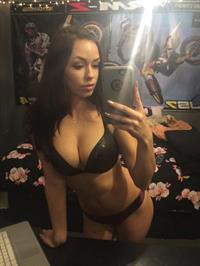 Madi Meadows in lingerie taking a selfie