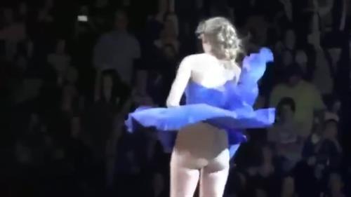 Taylor Swift - Wardrobe Malfunction on Taylor Swifts Concert
