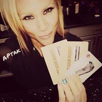 Amanda Michelle Folstad Ptak taking a selfie