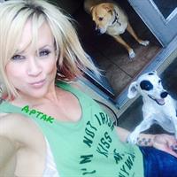 Amanda Michelle Folstad Ptak taking a selfie