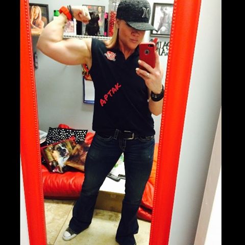 Amanda Michelle Folstad Ptak taking a selfie