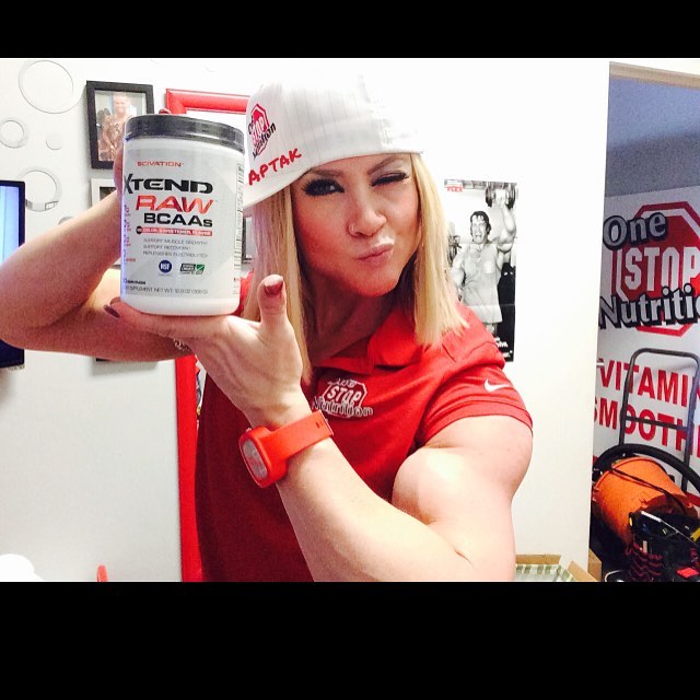 Amanda Michelle Folstad Ptak taking a selfie