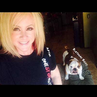 Amanda Michelle Folstad Ptak taking a selfie