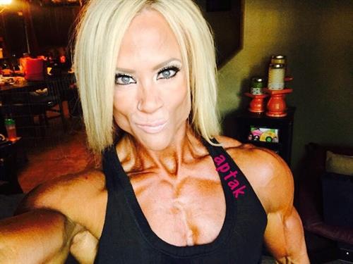 Amanda Michelle Folstad Ptak taking a selfie