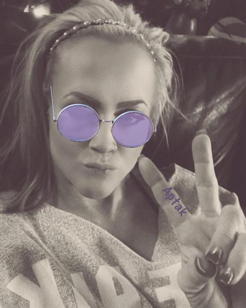 Amanda Michelle Folstad Ptak taking a selfie