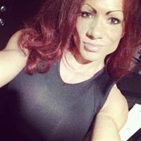 Isabelle Turell taking a selfie