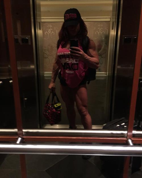 Isabelle Turell taking a selfie