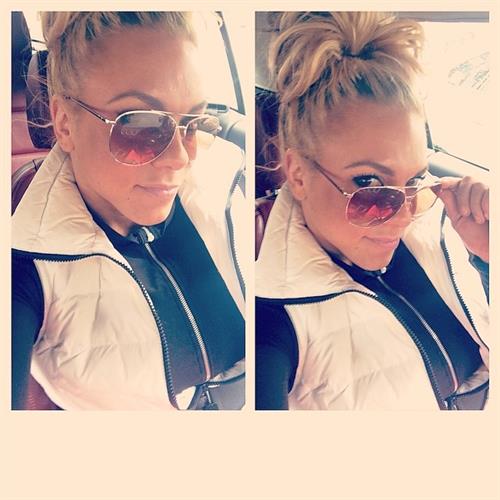 Minna Pajulahti taking a selfie