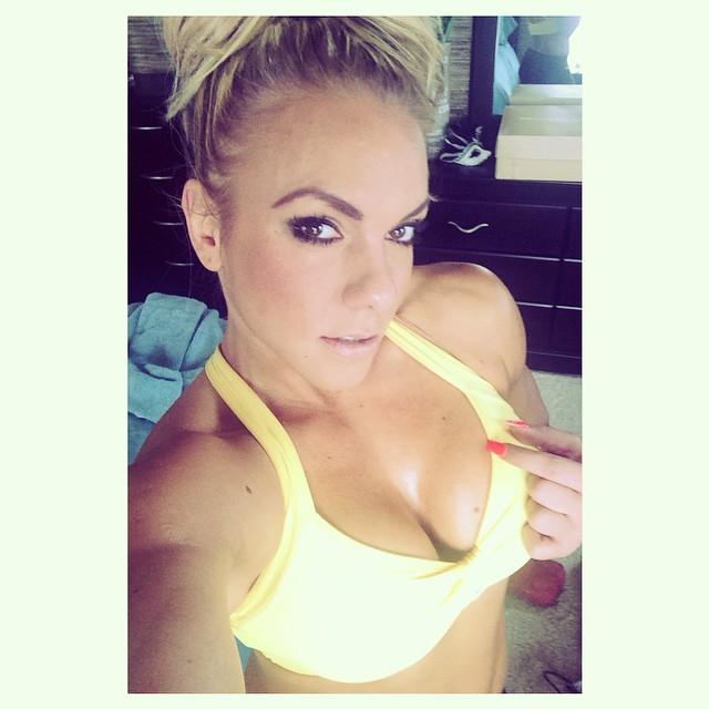 Minna Pajulahti taking a selfie