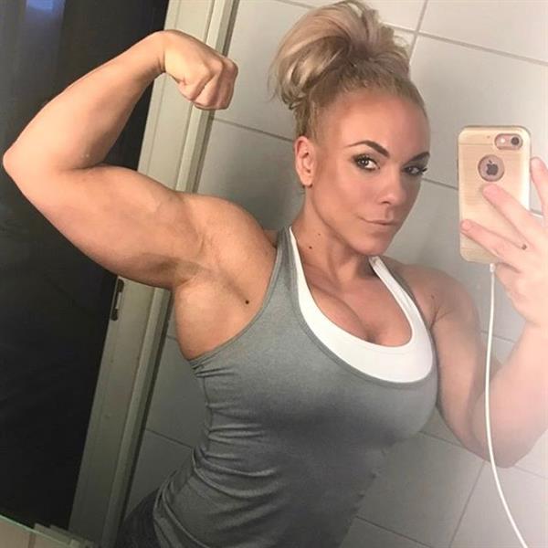 Minna Pajulahti taking a selfie