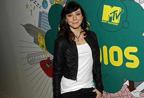 Alyson Hannigan on MTV's TRL 