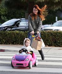 Alyson Hannigan Hangs out with her daughter in Los Angeles (November 22, 2013) 