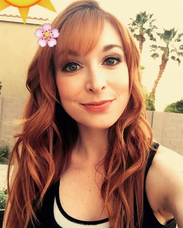 Lisa Foiles taking a selfie