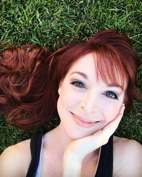 Lisa Foiles taking a selfie