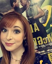 Lisa Foiles taking a selfie