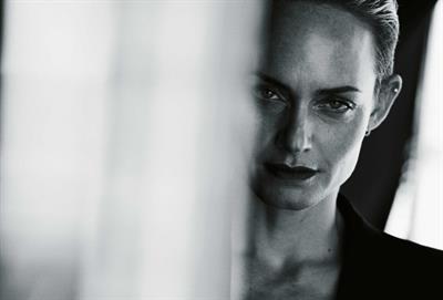 Amber Valletta