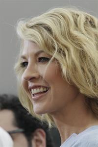 Jenna Elfman - On the set of Extra at The Grove in Los Angeles on February 14, 2013