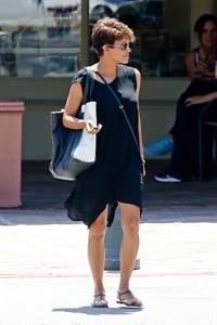 Halle Berry at local nail spa in Malibu August 12, 2014