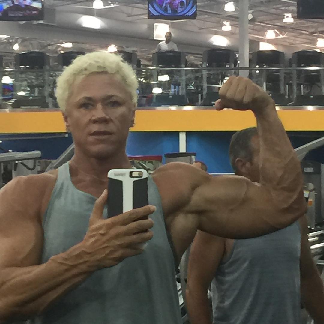 Jayne Stark taking a selfie