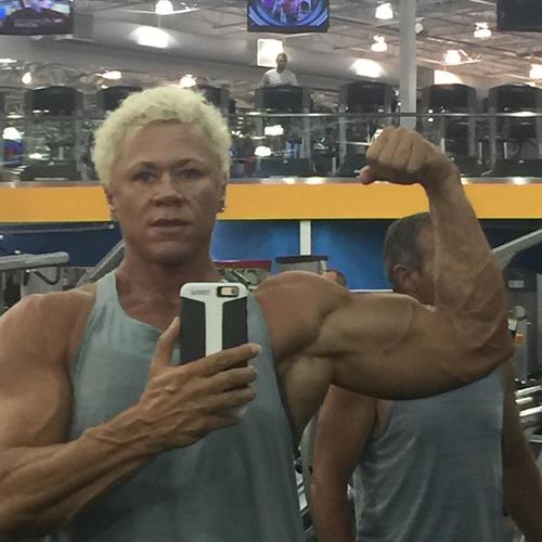 Jayne Stark taking a selfie