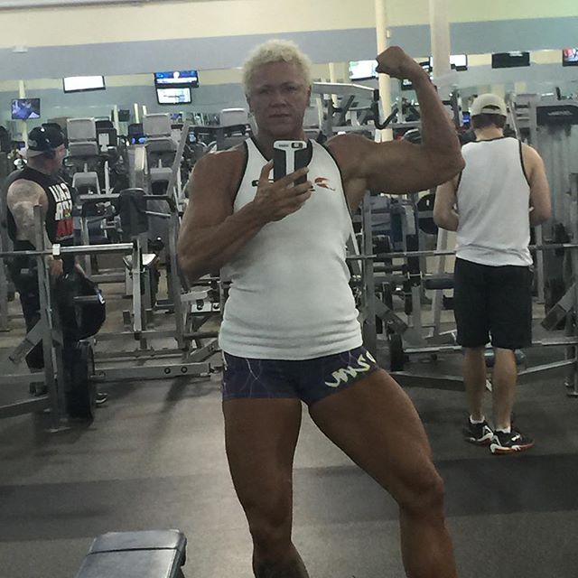 Jayne Stark taking a selfie