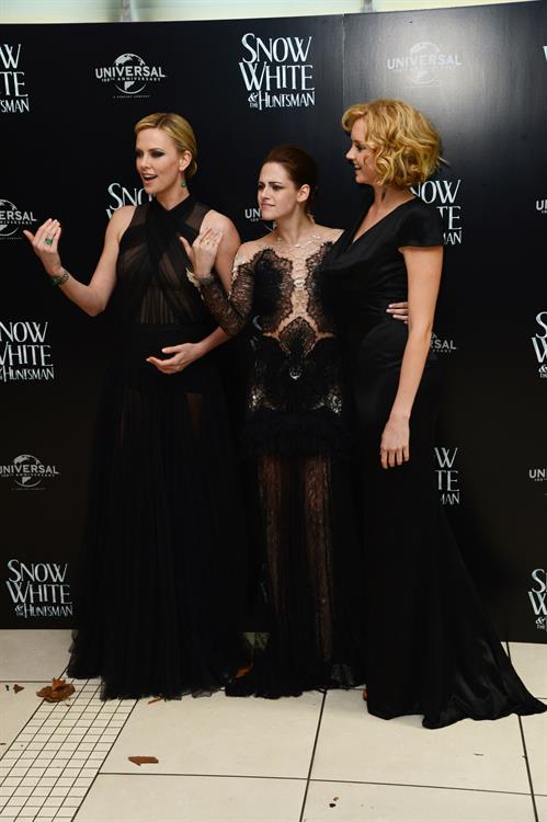 Charlize Theron and Kristen Stewart at the  Snow White And The Huntsman  World Premiere, May 14, 2012