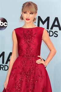 Taylor Swift - 47th Annual CMA Awards 11/6/13  