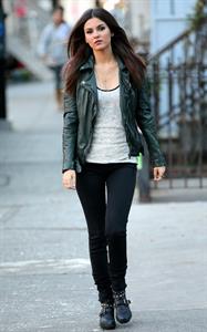 Victoria Justice – “Eye Candy” set in New York 11/13/13  