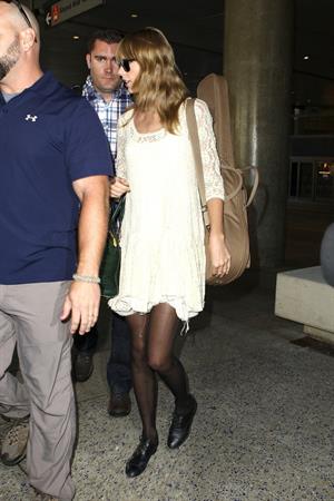 Taylor Swift – LAX arrival 10/22/13  