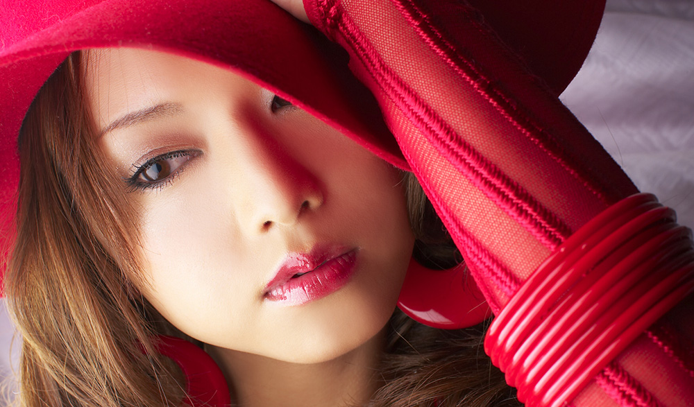 Akiho Yoshizawa in lingerie